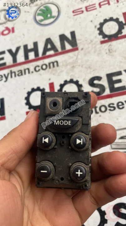 YUD501080PVJ land rover discovery multimedya kontrol düğmesi