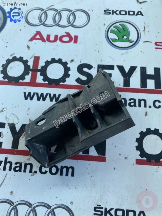 1K1823633 vw tiguan golf 5 6 2012 kaput açma kolu yuvası