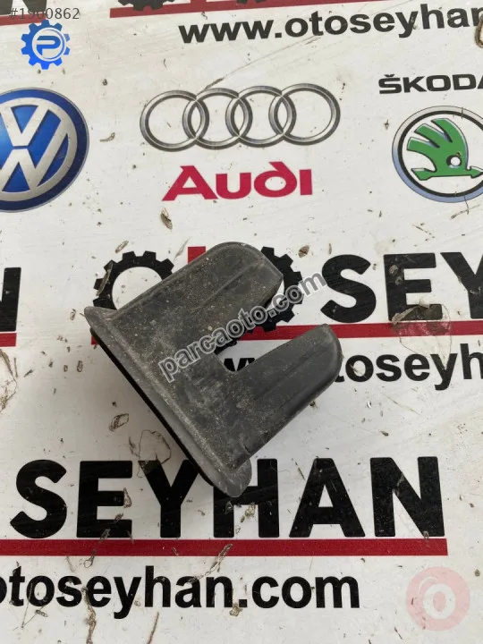 4L0827520A audi Q7 bagaj kilidi kapağı