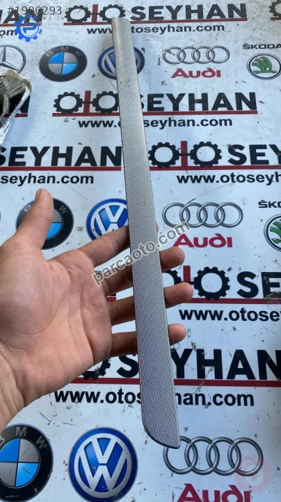 1K1858529 vw jetta golf 2006 göğüs torpido üst çıtası