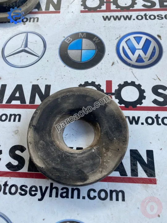 volkswagen jetta 2008 arka helezon yayı lastiği
