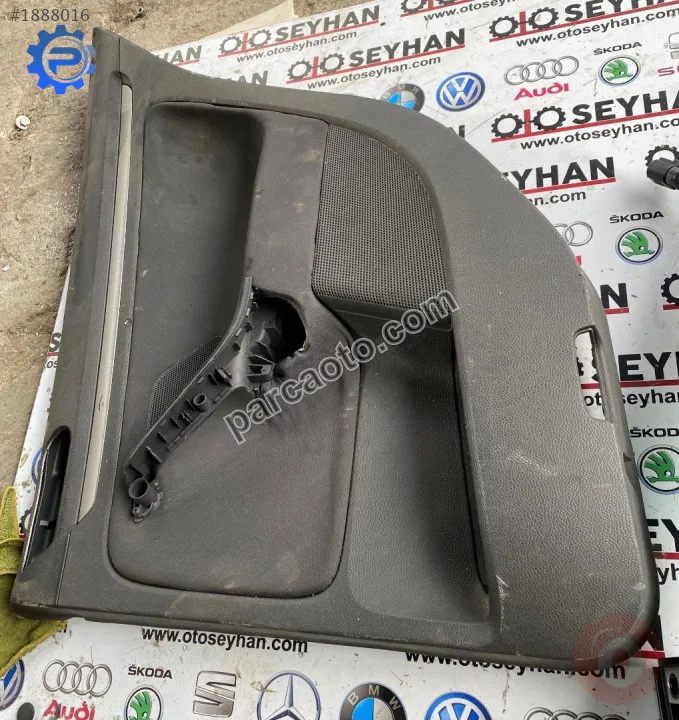 volkswagen jetta 2004-11 sağ arka kapı kartonu