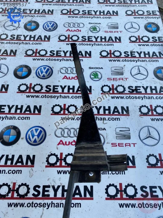 volkswagen jetta 2004-11 sol arka kapı cam direği kılavuzu