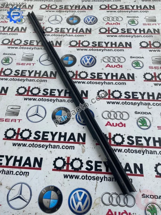 1K5839472B jetta 2004-11 sağ arka kapı iç cam sıyırıcı fitil
