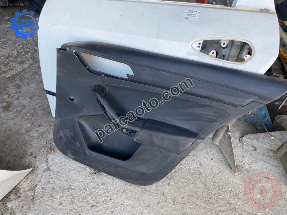 Seat toledo 2013 sağ arka kapı kartonu