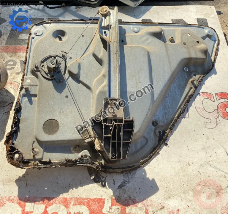 6Y0839751B skoda fabia sol arka kapı panosu cam krikosu