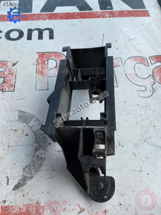 8P0937545B audi A3 sportback sol ön koltuk alt fiş yuvası