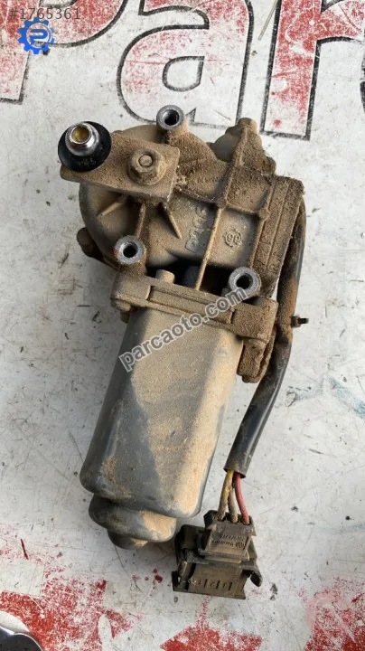 6K9955713 volkswagen caddy 1996-2003 arka silecek motoru