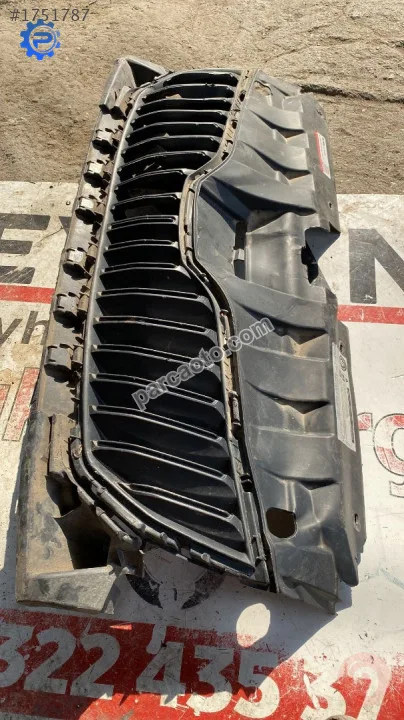 6V0853653 skoda fabia 2015-18 ön panjur