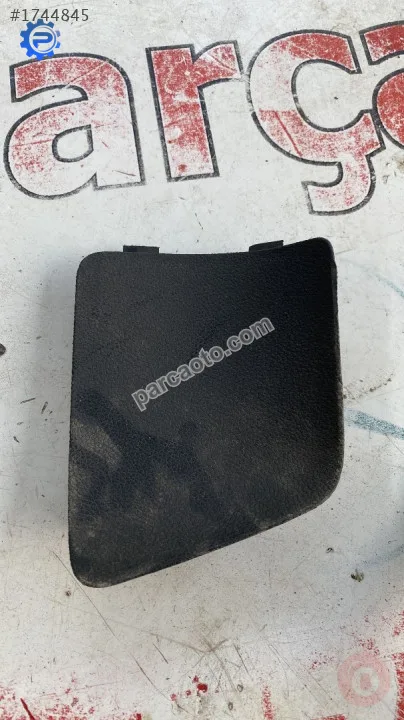 1M6863990B seat leon MK1 2002 sağ dış stop iç kapağı