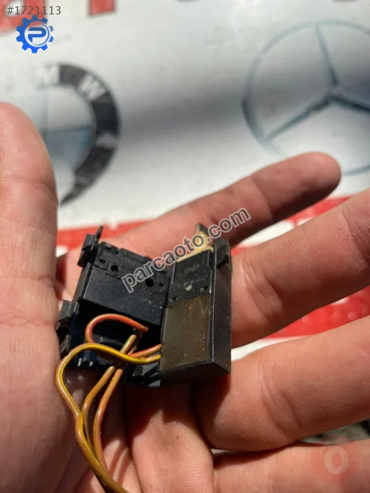1J5962103 vw bora bagaj açma mekanizması scivi şalteri