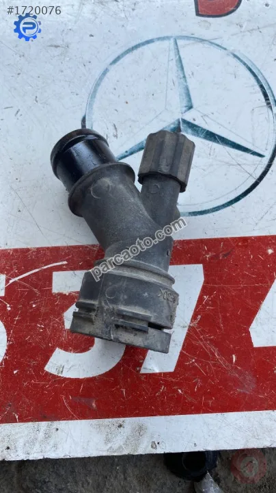 1J0121619A bora caddy leon polo radyatör üst su flanşı boru