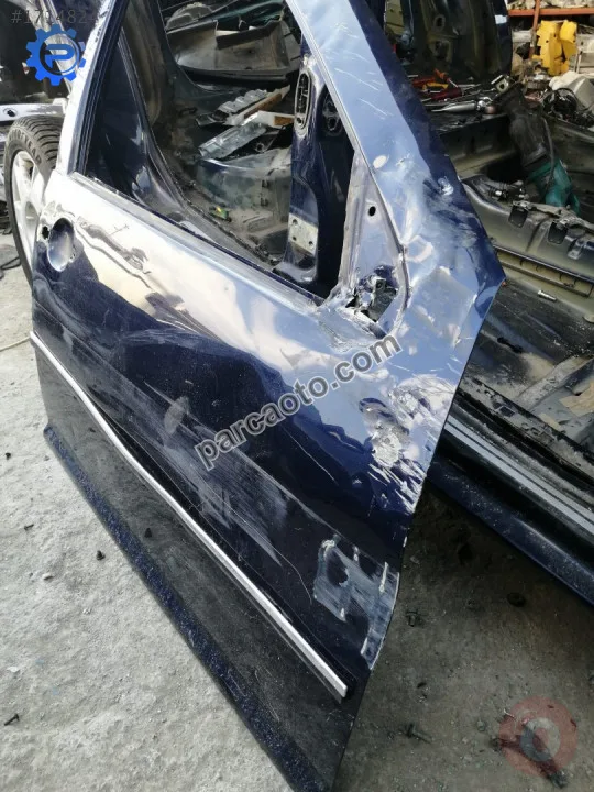 Volkswagen bora sağ ön kapı Volkswagen bora sağ ön kapı
