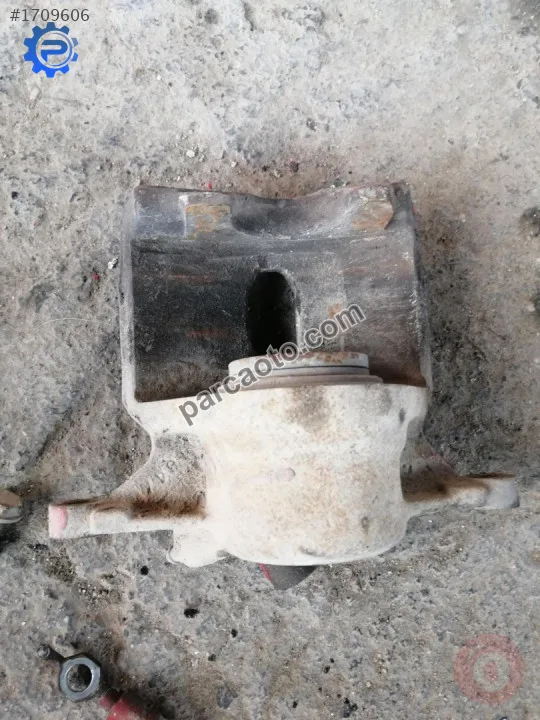 Toyota carina 1998 sağ ön fren merkezi kaliper
