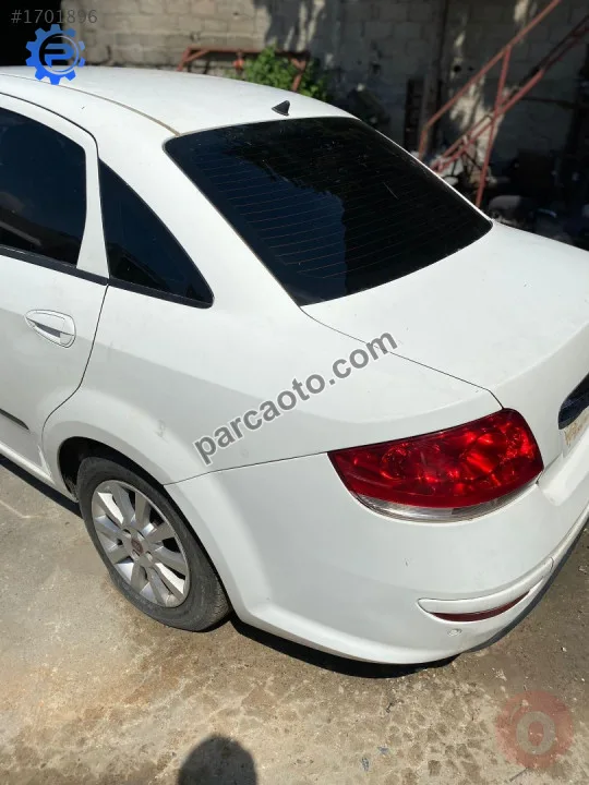 fiat linea 2015 sol arka çamurluk