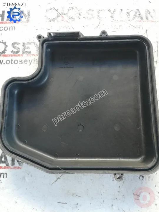 8D1907613A passat audi a4 a6 ön dış siğorta kutusu kapağı