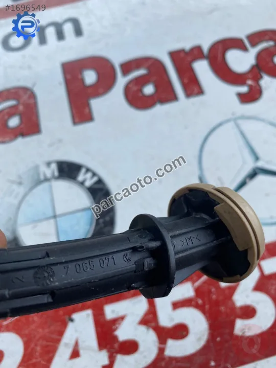 7065071K bmw 5 serisi E60 ön koltuk başlığı yuvası düğmeli