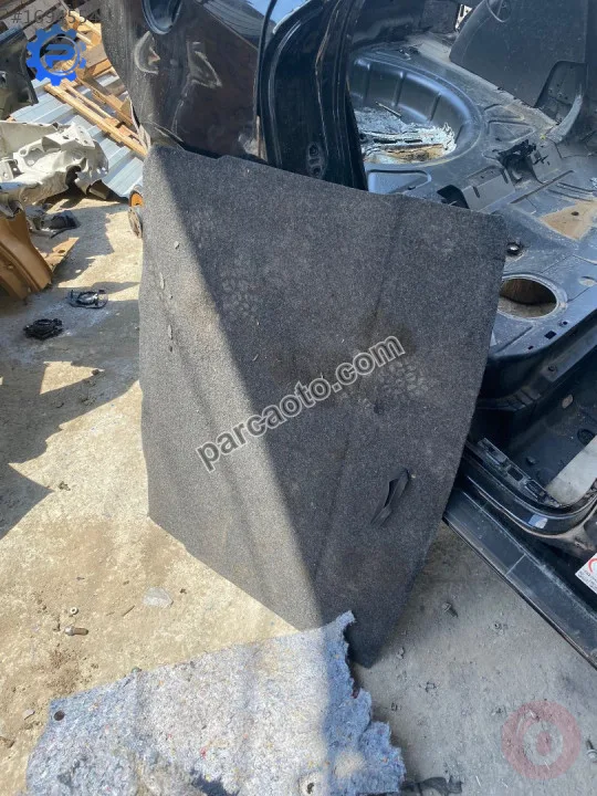 1K6863463G volkswagen golf 5 golf 6 bagaj taban halısı