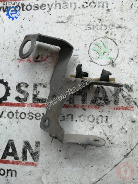 8P0951229C audi a3 2010 şanzıman bağlantı demiri