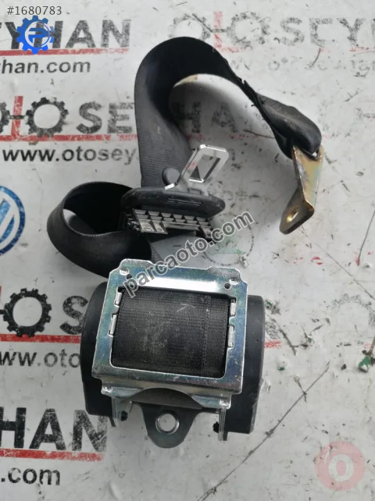 1K6857806D vw golf 5 sağ arka emniyet kemeri