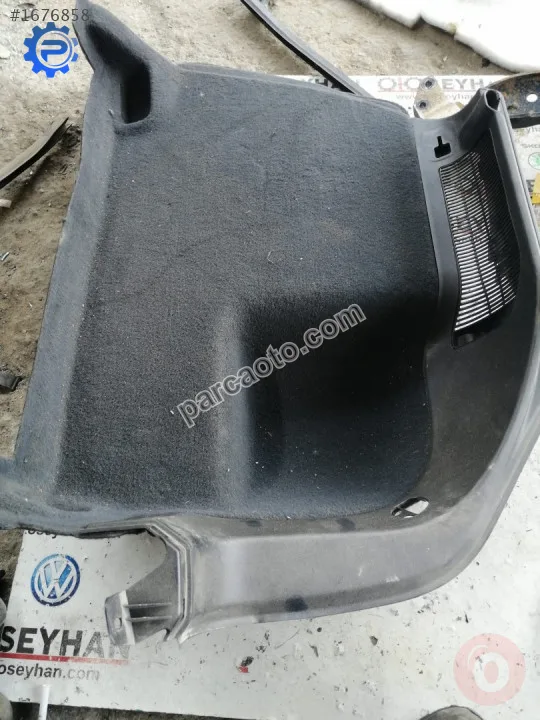 8P4863880M audi a3 2010 sağ bağaj halısı
