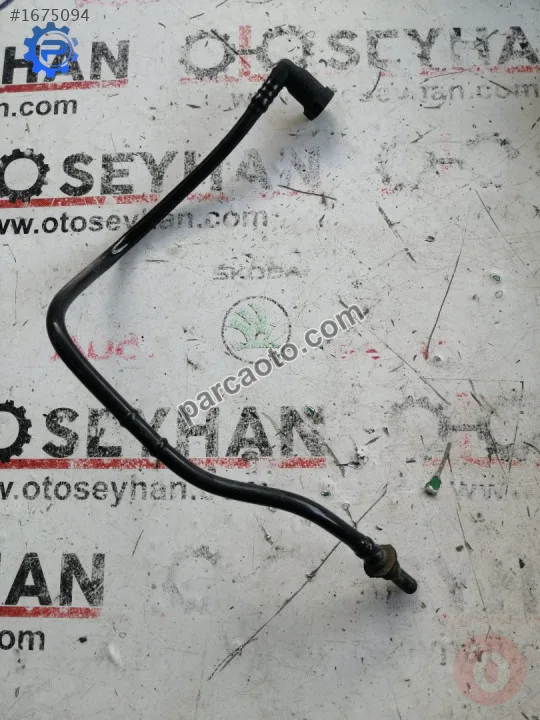 1K0201293D seat leon 2010 kısa yakıt borusu siyah
