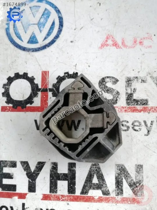 1Z0121367A audi a3 2010 radyatör bağlantı takozu üst