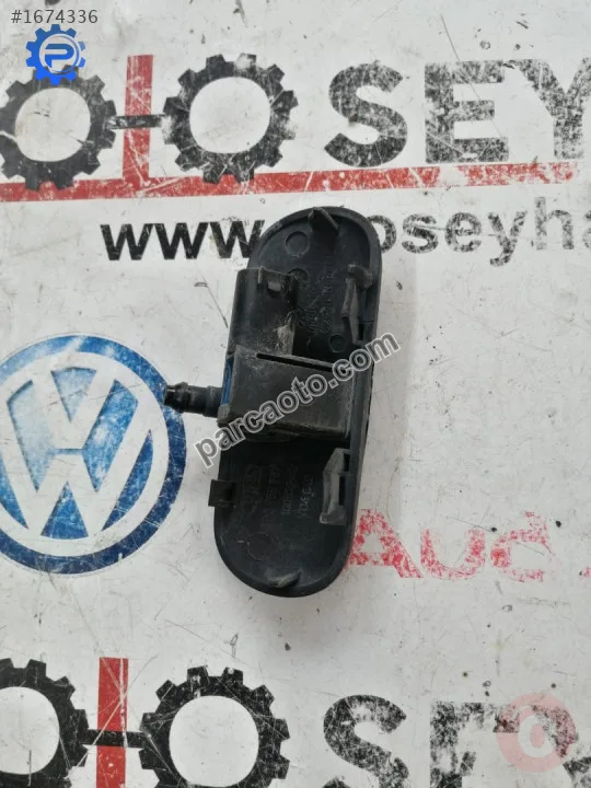 8P0955987E audi a3 2010 su fıskiye memesi