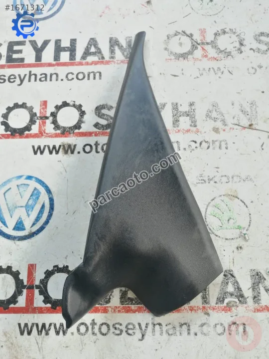 8P4858706A audi a3 2010 sağ ön kapı kenar kaplaması