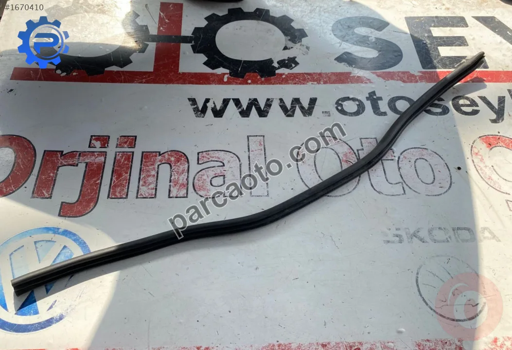 8P4836671 audi a3 sportback 2010 kapı kartonu lastiği fitili