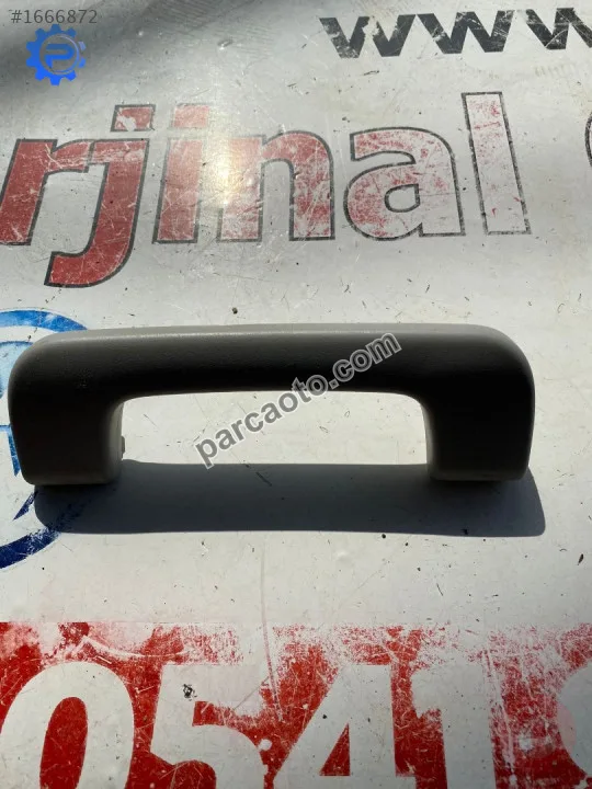 8P0857607M audi a3 sportback 2010 sağ ön tavan tutamağı 8P0857607M audi a3 sportback 2010 sağ ön tavan tutamağı