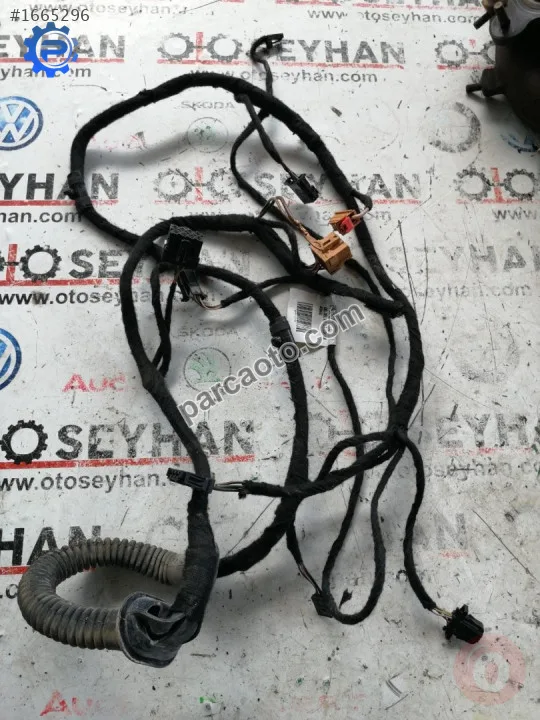 8P4971147BF audi a3 2010 bağaj kapağı tesisatı