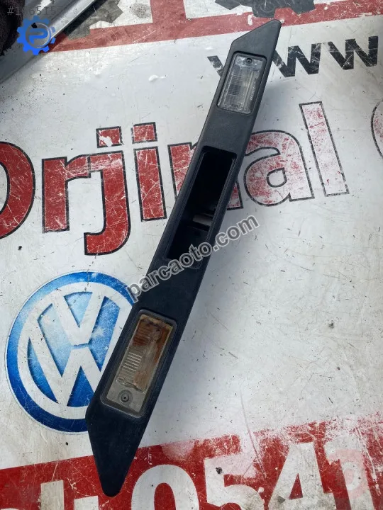 8P4827574 audi A3 sportback 2010 bagaj plaka lambası kaplama