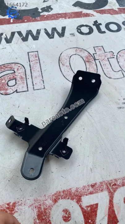 8P1863345A audi a3 iç sigorta kutusu göğüs bağlantı demiri