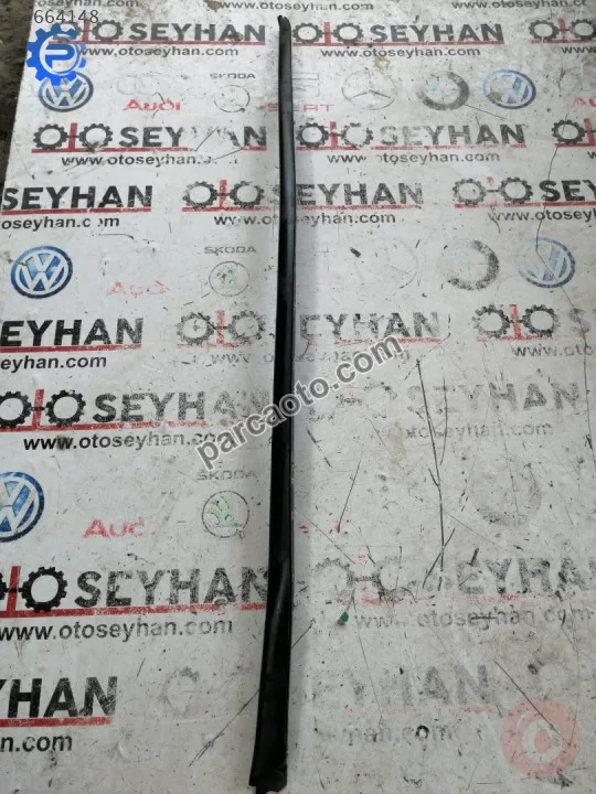 8P0854327B audi a3 2010 ön cam çıtası sol
