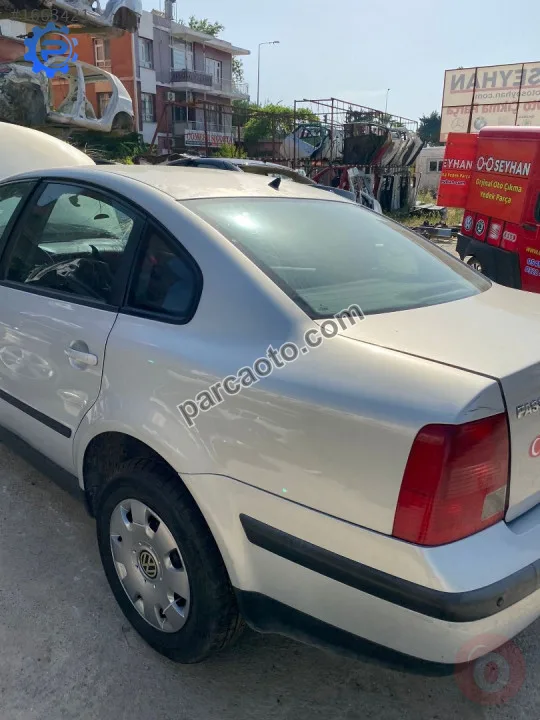 volkswagen passat B5 sol arka çamurluk kesme volkswagen passat B5 sol arka çamurluk kesme