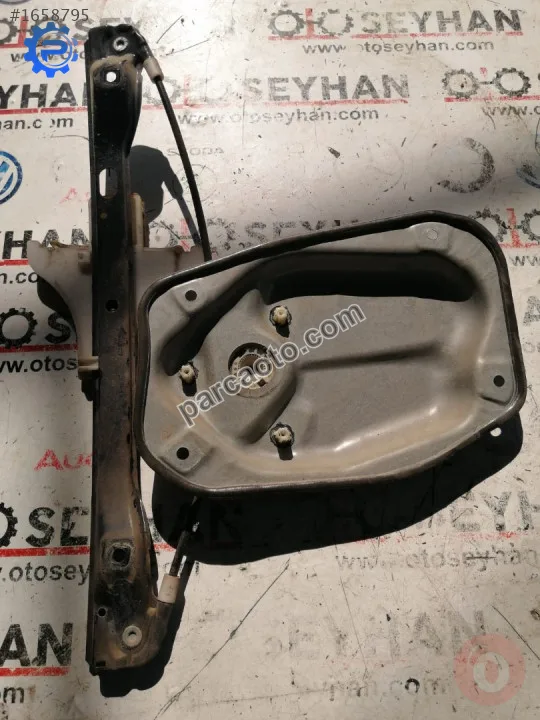 1K4839461A volkswagen golf 5 sol arka kapı cam krikosu