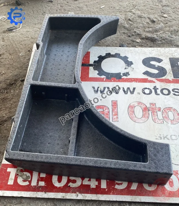 1K6858858C volkswagen golf 5 6 sağ bagaj alt stepne köpüğü