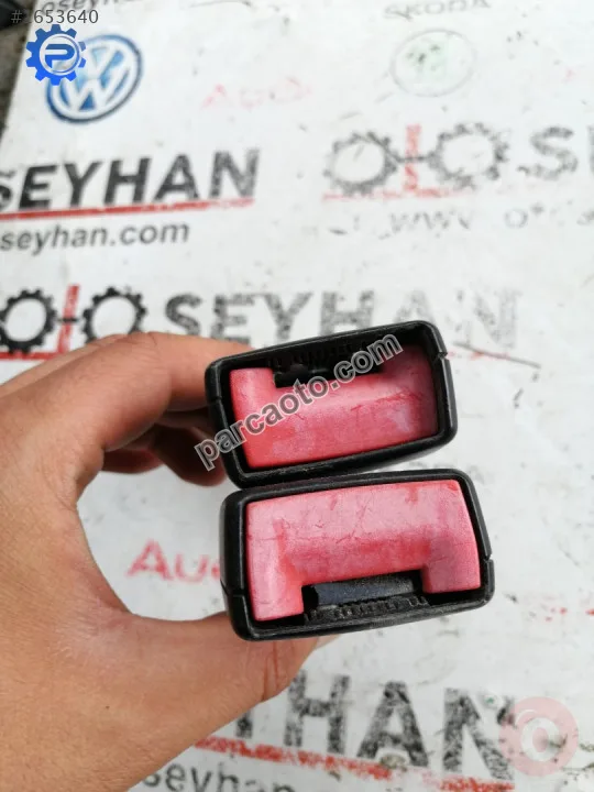 1K0857739D vw golf 5 arka koltuk emniyet kemeri kilidi