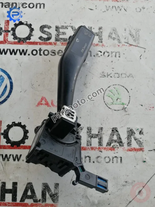 1K0953519A volkswagen golf 5 silecek kolu
