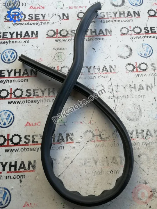Seat leon 2010 motor kaput lastiği