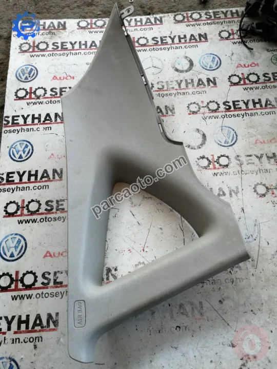 1P0867288 seat leon 2010 sağ arka bağaj kelebek cam kaplama