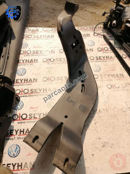 1K0819806D seat leon 2010 sağ arka ayak havalandırma kanalı