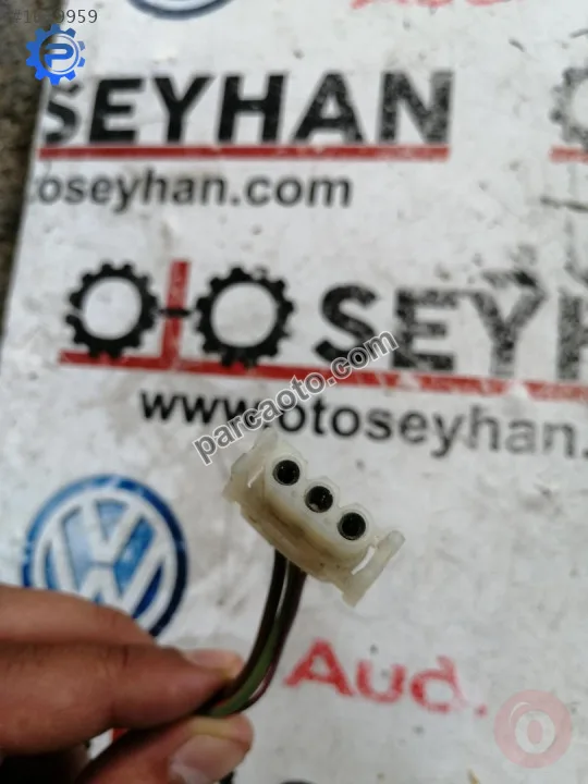 1378115 bmw X5 E70 tesisat fiş soketi