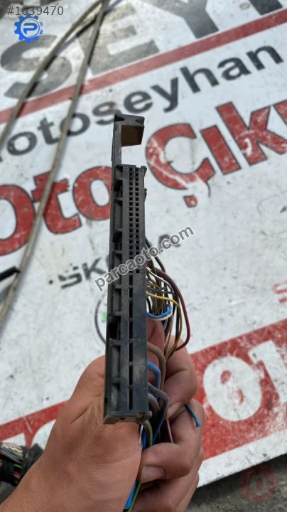 1452556 bmw X5 E70 sağ ön göğüs tesisatı fiş soketi