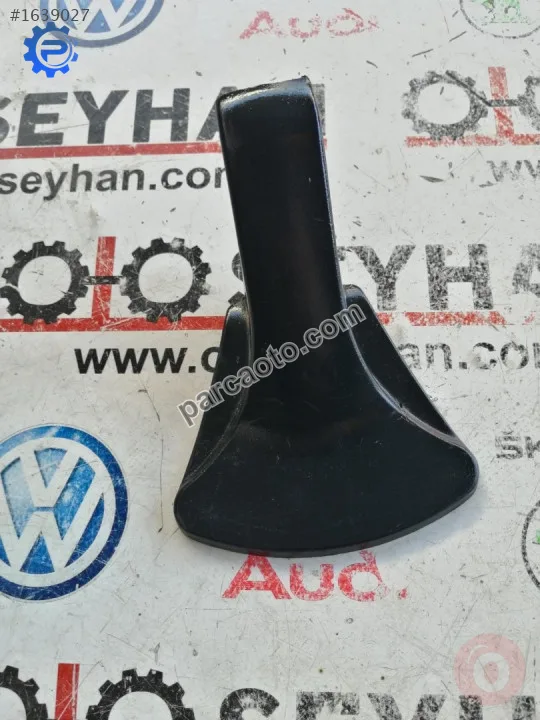 8L0886197A volkswagen passat B5 arka koltuk bağlantı kapağı