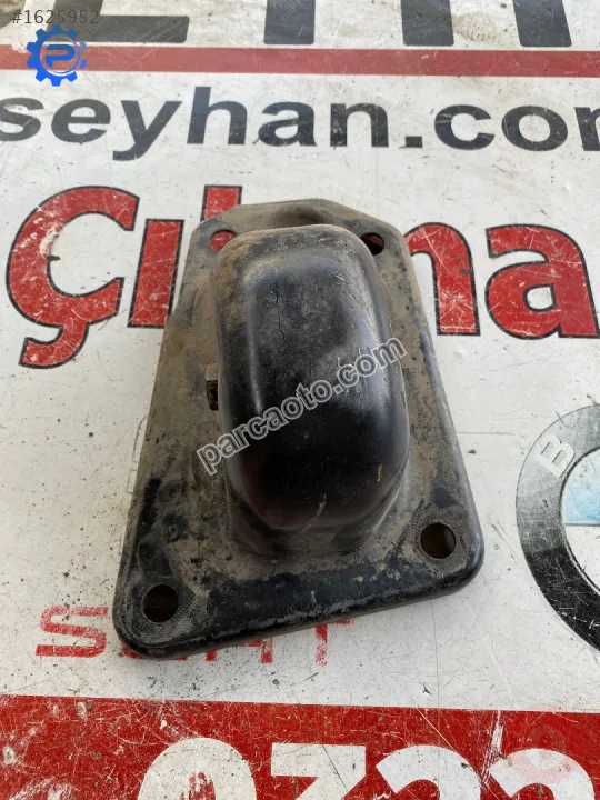 1K0505130G skoda octavia sağ arka dingil şase bağlantı yuva