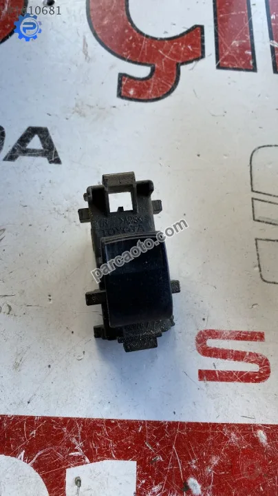 toyota corolla 2008 sol arka kapı tekli cam düğmesi