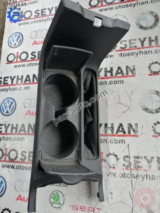 58821-12260 corolla 2008 orta konsol üst kaplaması bardaklık