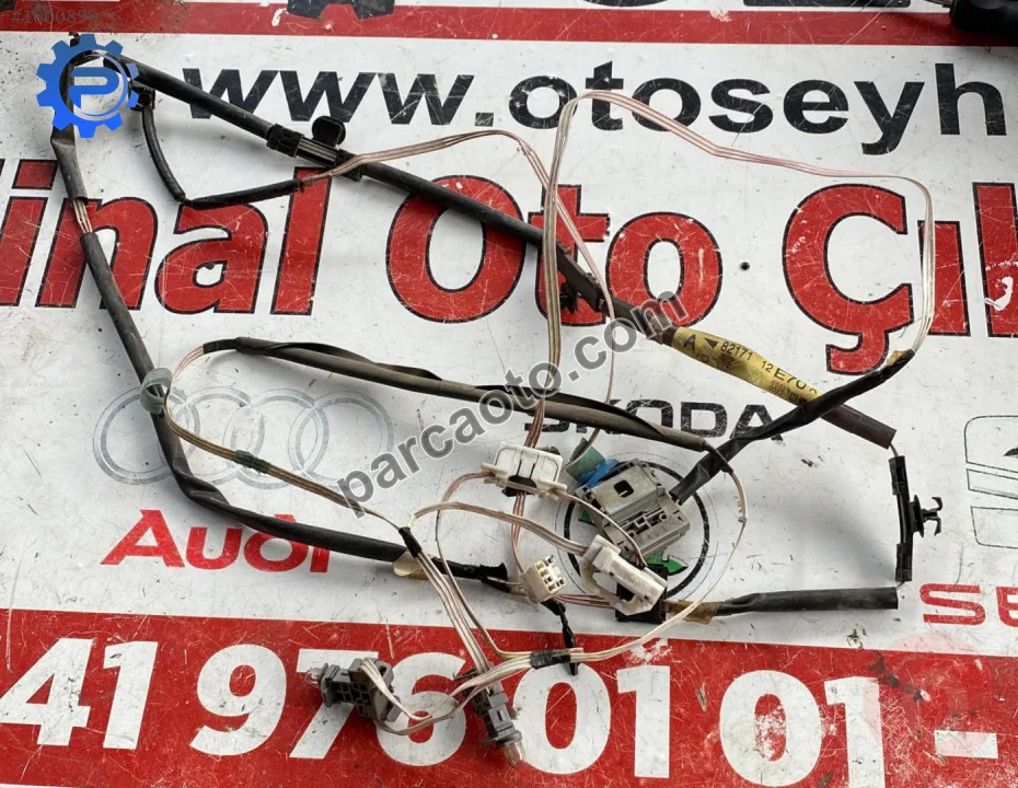 82171-12E70A toyota corolla 2008 tavan tesisatı